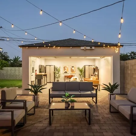 Luxury Hangout - Private Spa - Game Room - Arcade